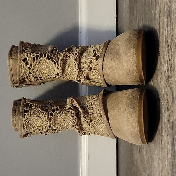Gorgeous Women's Boots with Crochet Detail - Picture 2 of 5